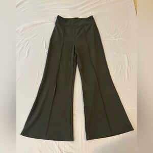 Zenana Olive Green High Waisted Flare Pants Size Large Stretch